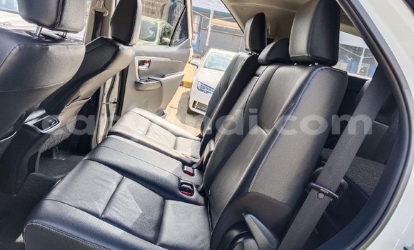 Nunua Ilio tumika Toyota Fortuner Nyeupe Gari ndani ya Lusaka nchini Zambia Nunua Ilio tumika Toyota Fortuner Nyeupe Gari ndani ya Lusaka nchini Zambia