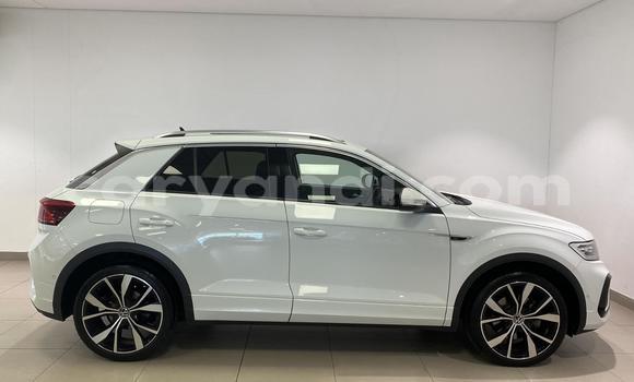 Buy Used Volkswagen T-Roc White Car in Lusaka in Zambia Buy Used Volkswagen T-Roc White Car in Lusaka in Zambia