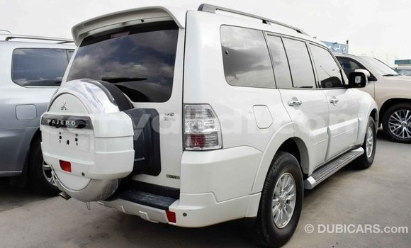 Acheter Import Voiture Mitsubishi Pajero Blanc à Import - Dubai, Zambie Acheter Import Voiture Mitsubishi Pajero Blanc à Import - Dubai, Zambie