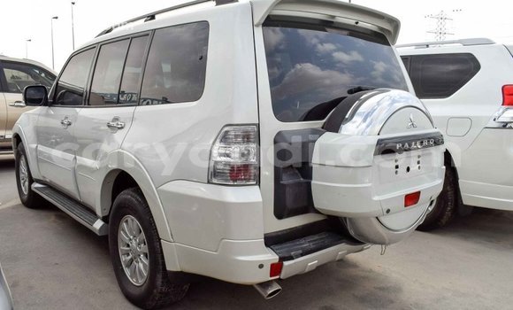 Acheter Import Voiture Mitsubishi Pajero Blanc à Import - Dubai, Zambie Acheter Import Voiture Mitsubishi Pajero Blanc à Import - Dubai, Zambie