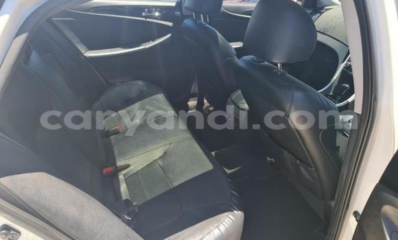 Nunua Ilio tumika Hyundai Sonata Nyeupe Gari ndani ya Lusaka nchini Zambia Nunua Ilio tumika Hyundai Sonata Nyeupe Gari ndani ya Lusaka nchini Zambia
