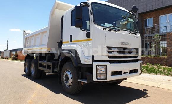 Buy Used Isuzu FTR 850 White Truck in Lusaka in Zambia