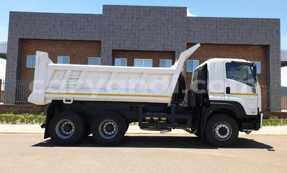 Buy Used Isuzu FTR 850 White Truck in Lusaka in Zambia Buy Used Isuzu FTR 850 White Truck in Lusaka in Zambia