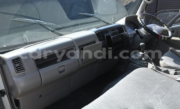 Acheter Occasion Utilitaire Toyota Dyna Blanc à Livingstone, Zambie Acheter Occasion Utilitaire Toyota Dyna Blanc à Livingstone, Zambie