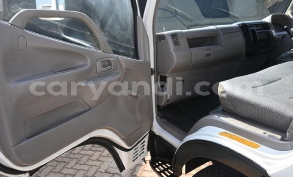 Acheter Occasion Utilitaire Toyota Dyna Blanc à Livingstone, Zambie Acheter Occasion Utilitaire Toyota Dyna Blanc à Livingstone, Zambie