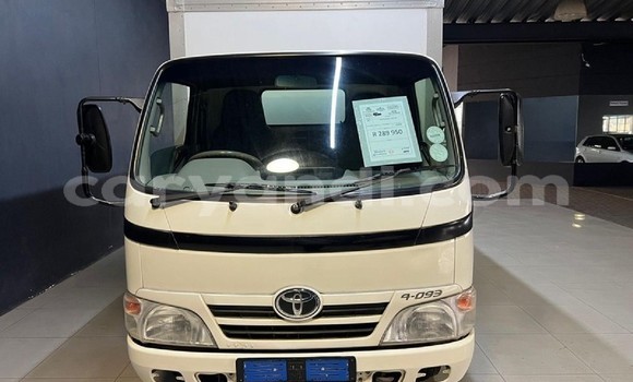 Buy Used Toyota Dyna White Truck in Solwezi in North-Western Buy Used Toyota Dyna White Truck in Solwezi in North-Western