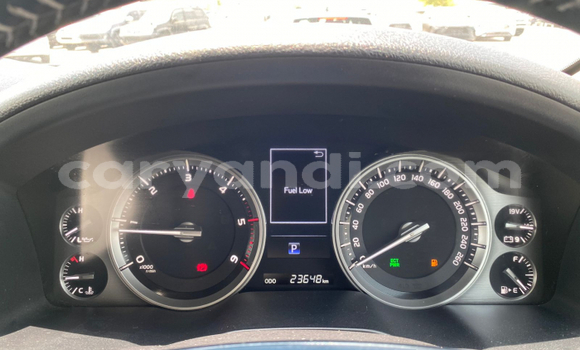 Nunua Ilio tumika Toyota Land Cruiser Nyekundu Gari ndani ya Livingstone nchini Zambia Nunua Ilio tumika Toyota Land Cruiser Nyekundu Gari ndani ya Livingstone nchini Zambia