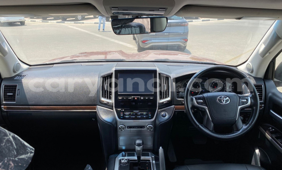 Nunua Ilio tumika Toyota Land Cruiser Nyekundu Gari ndani ya Livingstone nchini Zambia Nunua Ilio tumika Toyota Land Cruiser Nyekundu Gari ndani ya Livingstone nchini Zambia