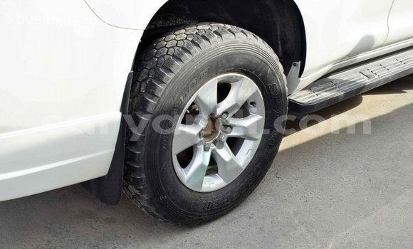 Nunua Imported Toyota Prado Nyeupe Gari ndani ya Import - Dubai nchini Zambia Nunua Imported Toyota Prado Nyeupe Gari ndani ya Import - Dubai nchini Zambia