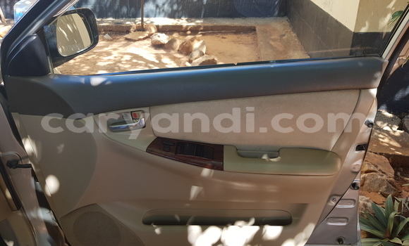 Nunua Ilio tumika Toyota Corolla Fedha Gari ndani ya Mazabuka nchini Kusini Nunua Ilio tumika Toyota Corolla Fedha Gari ndani ya Mazabuka nchini Kusini