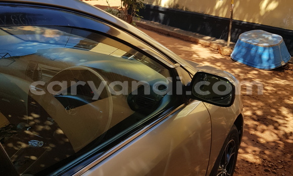 Nunua Ilio tumika Toyota Corolla Fedha Gari ndani ya Mazabuka nchini Kusini Nunua Ilio tumika Toyota Corolla Fedha Gari ndani ya Mazabuka nchini Kusini