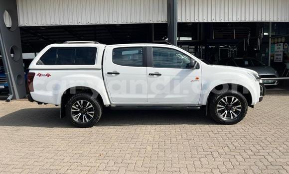 Buy Used Isuzu D–MAX White Car in Livingstone in Zambia Buy Used Isuzu D–MAX White Car in Livingstone in Zambia