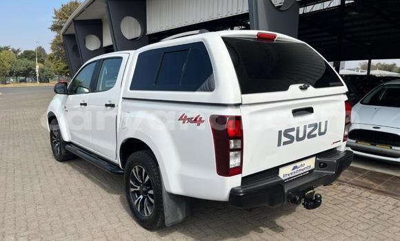 Buy Used Isuzu D–MAX White Car in Livingstone in Zambia Buy Used Isuzu D–MAX White Car in Livingstone in Zambia
