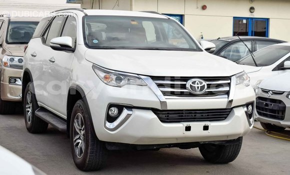 Acheter Import Voiture Toyota Fortuner Blanc à Import - Dubai, Zambie Acheter Import Voiture Toyota Fortuner Blanc à Import - Dubai, Zambie