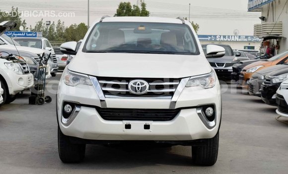 Acheter Import Voiture Toyota Fortuner Blanc à Import - Dubai, Zambie Acheter Import Voiture Toyota Fortuner Blanc à Import - Dubai, Zambie