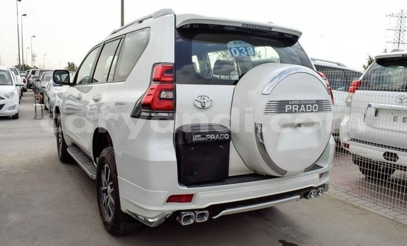 Nunua Imported Toyota Prado Nyeupe Gari ndani ya Import - Dubai nchini Zambia Nunua Imported Toyota Prado Nyeupe Gari ndani ya Import - Dubai nchini Zambia