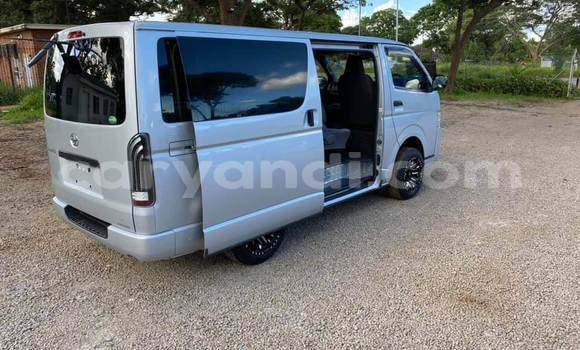 Tenga Tsaru Toyota Hiace Sirivha Mota in Lusaka in Zambia Tenga Tsaru Toyota Hiace Sirivha Mota in Lusaka in Zambia