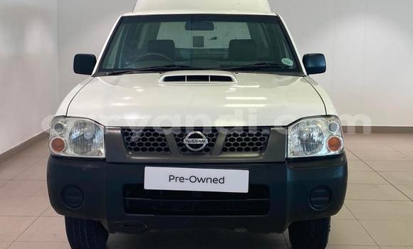 Buy Used Nissan NP 300 White Car in Lusaka in Zambia