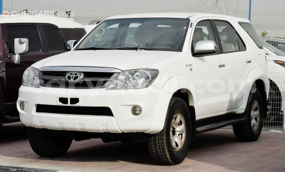 Acheter Import Voiture Toyota Fortuner Blanc à Import - Dubai, Zambie Acheter Import Voiture Toyota Fortuner Blanc à Import - Dubai, Zambie