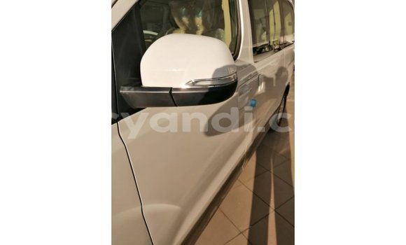 Buy Import Hyundai Chorus White Truck in Import - Dubai in Zambia Buy Import Hyundai Chorus White Truck in Import - Dubai in Zambia