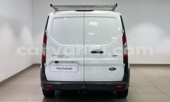 Acheter Occasion Voiture Ford Torino Blanc à Lusaka, Zambie Acheter Occasion Voiture Ford Torino Blanc à Lusaka, Zambie