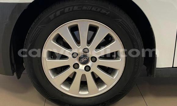 Acheter Occasion Voiture Ford Torino Blanc à Lusaka, Zambie Acheter Occasion Voiture Ford Torino Blanc à Lusaka, Zambie