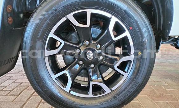 Acheter Occasion Voiture Toyota Hilux Blanc à Lusaka, Zambie Acheter Occasion Voiture Toyota Hilux Blanc à Lusaka, Zambie