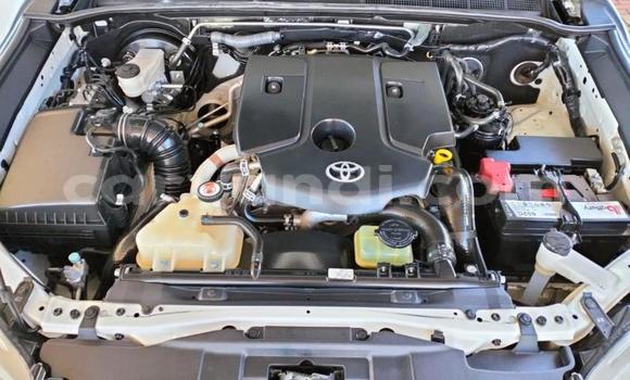 Acheter Occasion Voiture Toyota Hilux Blanc à Lusaka, Zambie Acheter Occasion Voiture Toyota Hilux Blanc à Lusaka, Zambie