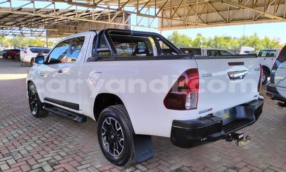 Acheter Occasion Voiture Toyota Hilux Blanc à Lusaka, Zambie Acheter Occasion Voiture Toyota Hilux Blanc à Lusaka, Zambie