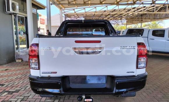 Acheter Occasion Voiture Toyota Hilux Blanc à Lusaka, Zambie Acheter Occasion Voiture Toyota Hilux Blanc à Lusaka, Zambie