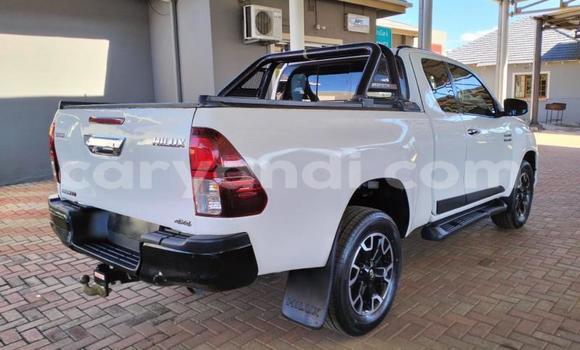 Acheter Occasion Voiture Toyota Hilux Blanc à Lusaka, Zambie Acheter Occasion Voiture Toyota Hilux Blanc à Lusaka, Zambie