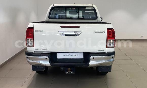Acheter Occasion Voiture Toyota Hilux Blanc à Lusaka, Zambie Acheter Occasion Voiture Toyota Hilux Blanc à Lusaka, Zambie