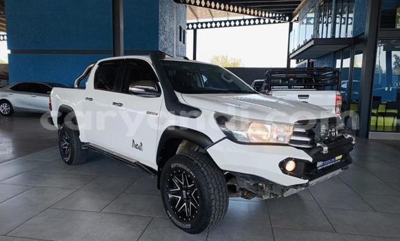 Buy Used Toyota Hilux White Car in Livingstone in Zambia