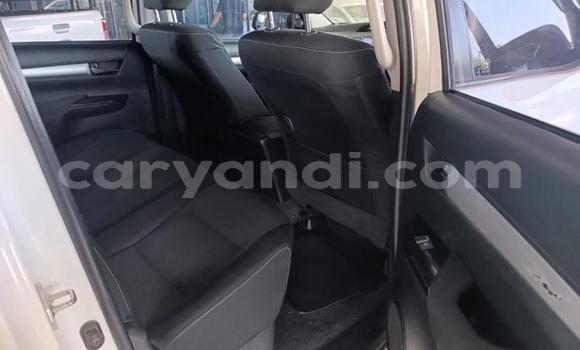 Acheter Occasion Voiture Toyota Hilux Blanc à Livingstone, Zambie Acheter Occasion Voiture Toyota Hilux Blanc à Livingstone, Zambie