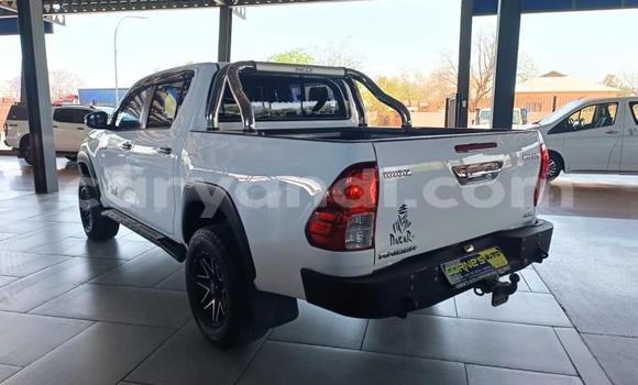 Acheter Occasion Voiture Toyota Hilux Blanc à Livingstone, Zambie Acheter Occasion Voiture Toyota Hilux Blanc à Livingstone, Zambie