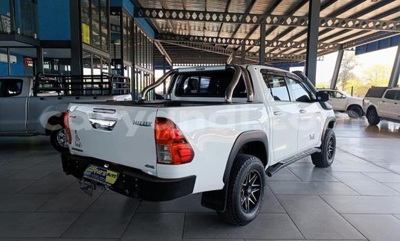 Acheter Occasion Voiture Toyota Hilux Blanc à Livingstone, Zambie Acheter Occasion Voiture Toyota Hilux Blanc à Livingstone, Zambie