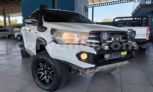 Acheter Occasion Voiture Toyota Hilux Blanc à Livingstone, Zambie Acheter Occasion Voiture Toyota Hilux Blanc à Livingstone, Zambie