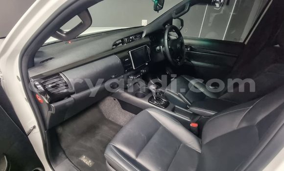 Acheter Occasion Voiture Toyota Hilux Blanc à Livingstone, Zambie Acheter Occasion Voiture Toyota Hilux Blanc à Livingstone, Zambie