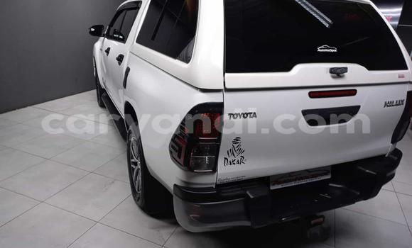 Acheter Occasion Voiture Toyota Hilux Blanc à Livingstone, Zambie Acheter Occasion Voiture Toyota Hilux Blanc à Livingstone, Zambie