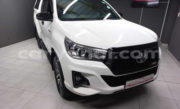 Acheter Occasion Voiture Toyota Hilux Blanc à Livingstone, Zambie Acheter Occasion Voiture Toyota Hilux Blanc à Livingstone, Zambie