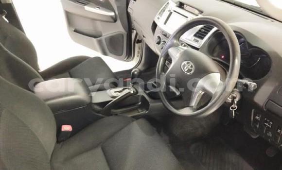 Acheter Occasion Voiture Toyota Fortuner Blanc à Livingstone, Zambie Acheter Occasion Voiture Toyota Fortuner Blanc à Livingstone, Zambie