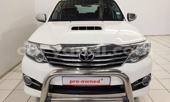 Acheter Occasion Voiture Toyota Fortuner Blanc à Livingstone, Zambie Acheter Occasion Voiture Toyota Fortuner Blanc à Livingstone, Zambie