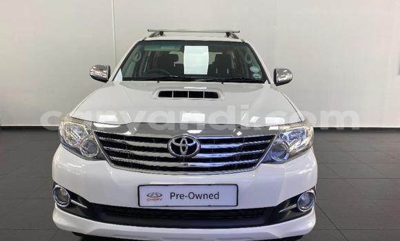 Nunua Ilio tumika Toyota Fortuner Nyeupe Gari ndani ya Lusaka nchini Zambia Nunua Ilio tumika Toyota Fortuner Nyeupe Gari ndani ya Lusaka nchini Zambia