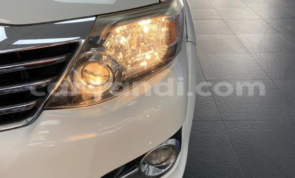 Acheter Occasion Voiture Toyota Fortuner Blanc à Lusaka, Zambie Acheter Occasion Voiture Toyota Fortuner Blanc à Lusaka, Zambie