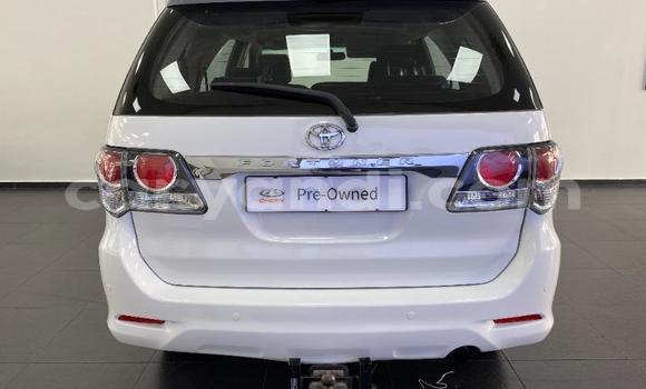 Acheter Occasion Voiture Toyota Fortuner Blanc à Lusaka, Zambie Acheter Occasion Voiture Toyota Fortuner Blanc à Lusaka, Zambie