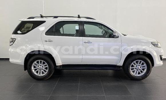 Acheter Occasion Voiture Toyota Fortuner Blanc à Lusaka, Zambie Acheter Occasion Voiture Toyota Fortuner Blanc à Lusaka, Zambie