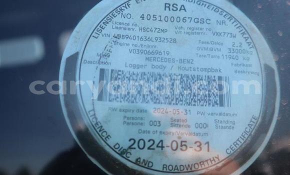 Acheter Occasion Utilitaire Mercedes–Benz Truck Blanc à Lusaka, Zambie Acheter Occasion Utilitaire Mercedes–Benz Truck Blanc à Lusaka, Zambie