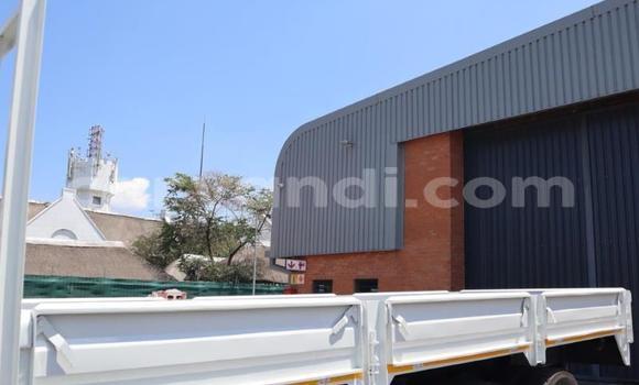 Acheter Occasion Utilitaire Mercedes–Benz Truck Blanc à Lusaka, Zambie Acheter Occasion Utilitaire Mercedes–Benz Truck Blanc à Lusaka, Zambie