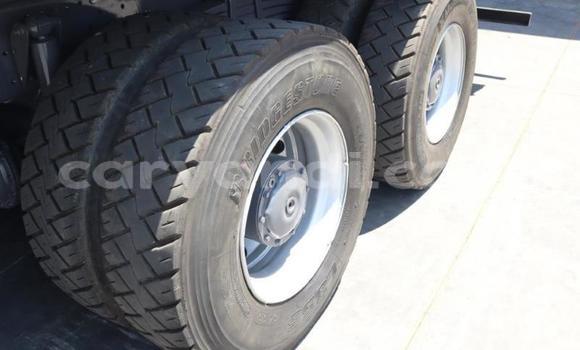 Acheter Occasion Utilitaire Mercedes–Benz Truck Blanc à Lusaka, Zambie Acheter Occasion Utilitaire Mercedes–Benz Truck Blanc à Lusaka, Zambie