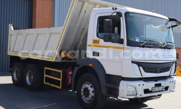 Buy Used Mitsubishi Fuso White Truck in Lusaka in Zambia